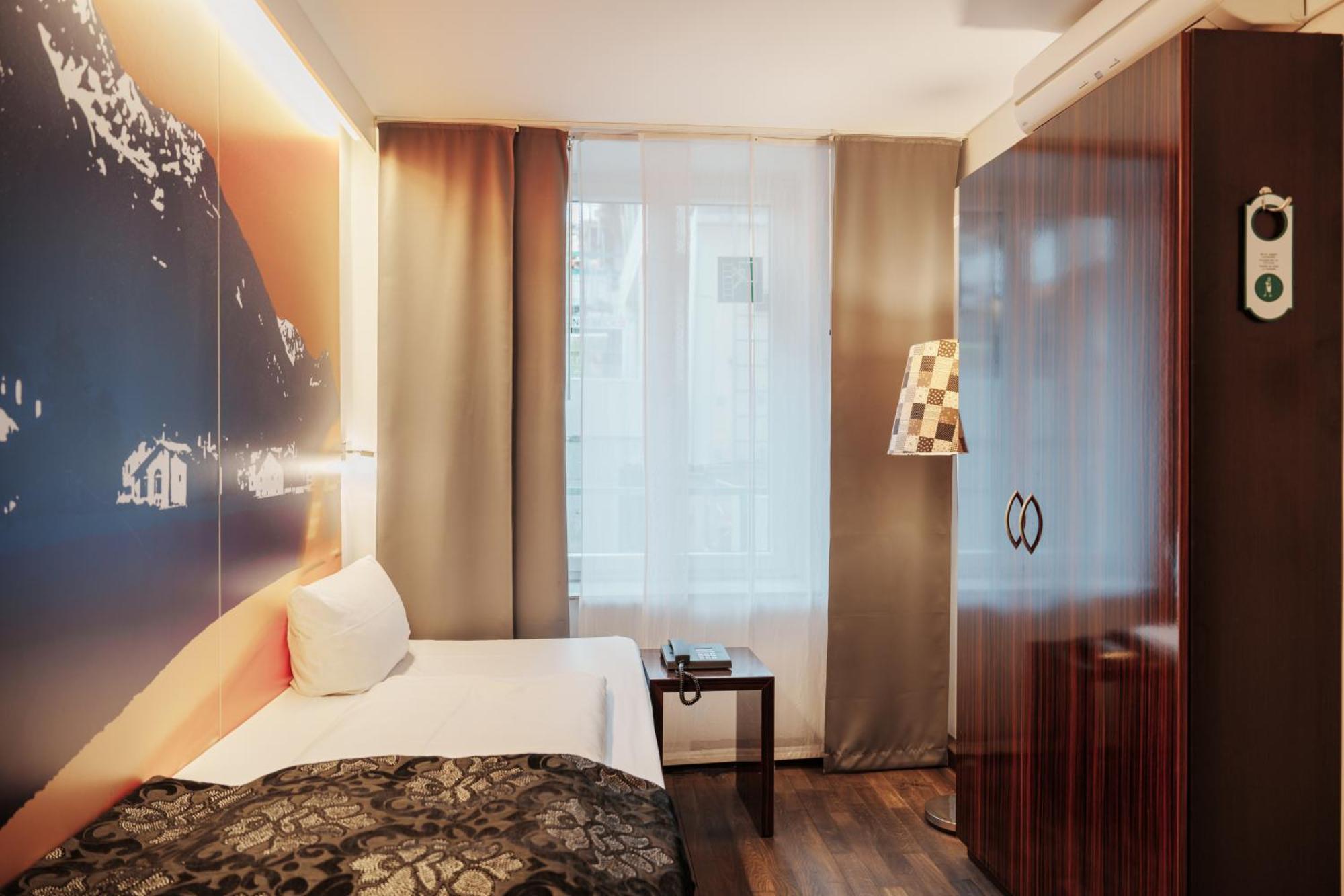 Hotel Helvetia Center Munich