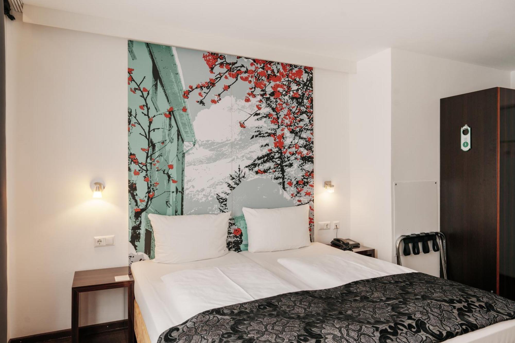 Helvetia Center 3* Munich